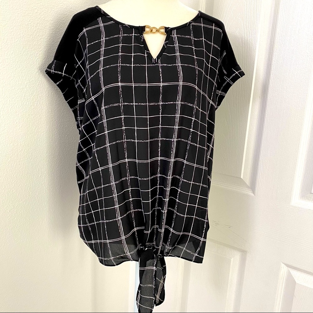 BCX Blouse Black White XL Short Sleeve  Crew Neck New